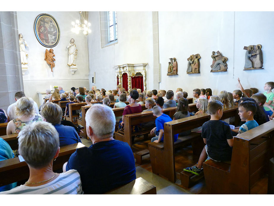 Ökumenischer Einschulungsgottesdienst in St. Crescentius (Foto: Karl-Franz Thiede)